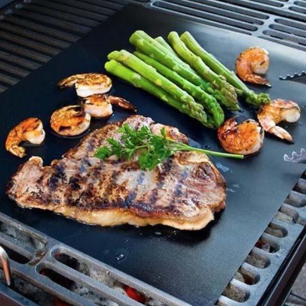 2 Pcs BBQ Non-Stick Grilling Mats - No More Messy Grills!