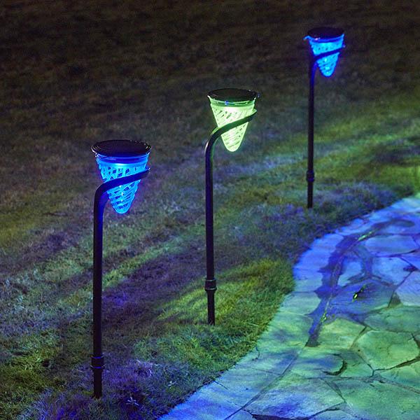 2 in 1 Solar-Powered Landscape And Wall Light